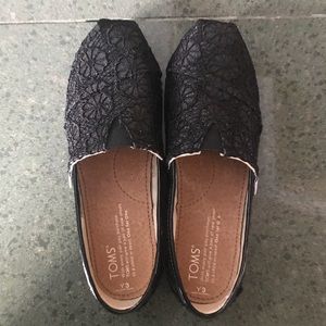 BNWT Black Crochet Glitter TOMS